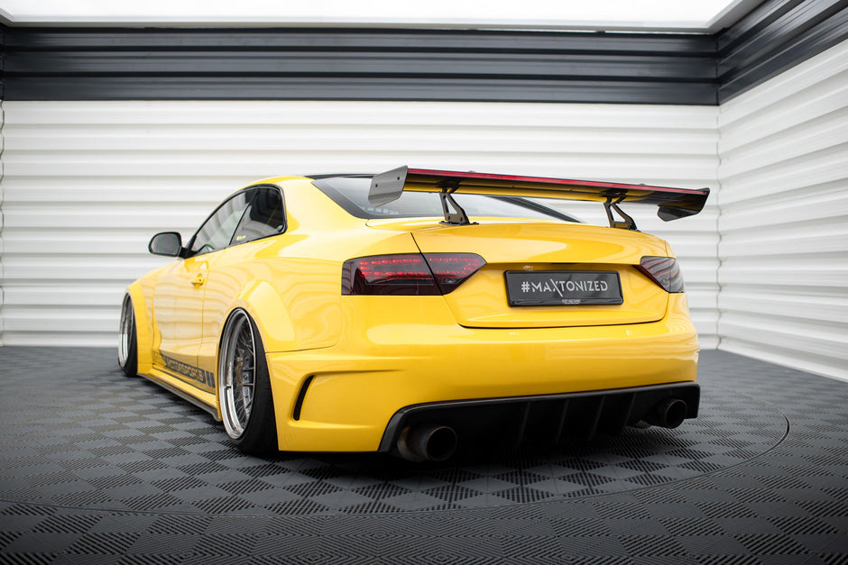 Kolfiberspoiler med övre swan-fäste + LED för Audi A5 Coupe 8T