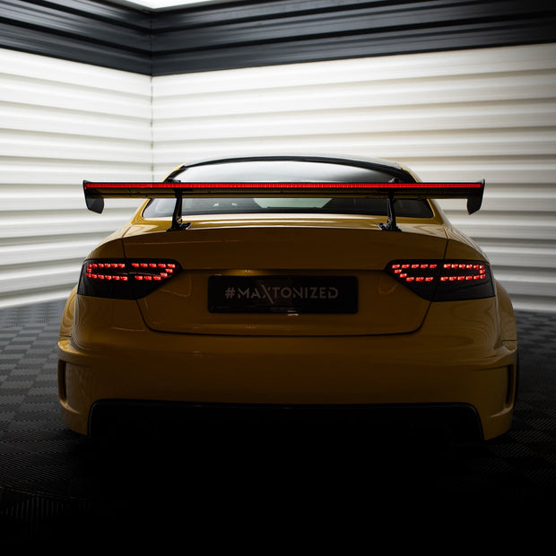Kolfiberspoiler med övre swan-fäste + LED för Audi A5 Coupe 8T