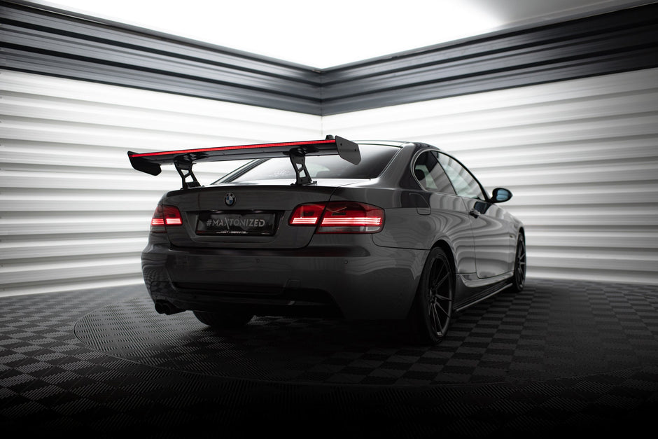 Maxton Design Kolfiberspoiler med inre fästen + LED BMW 3-serie / M3 Coupé E92 – bild 2