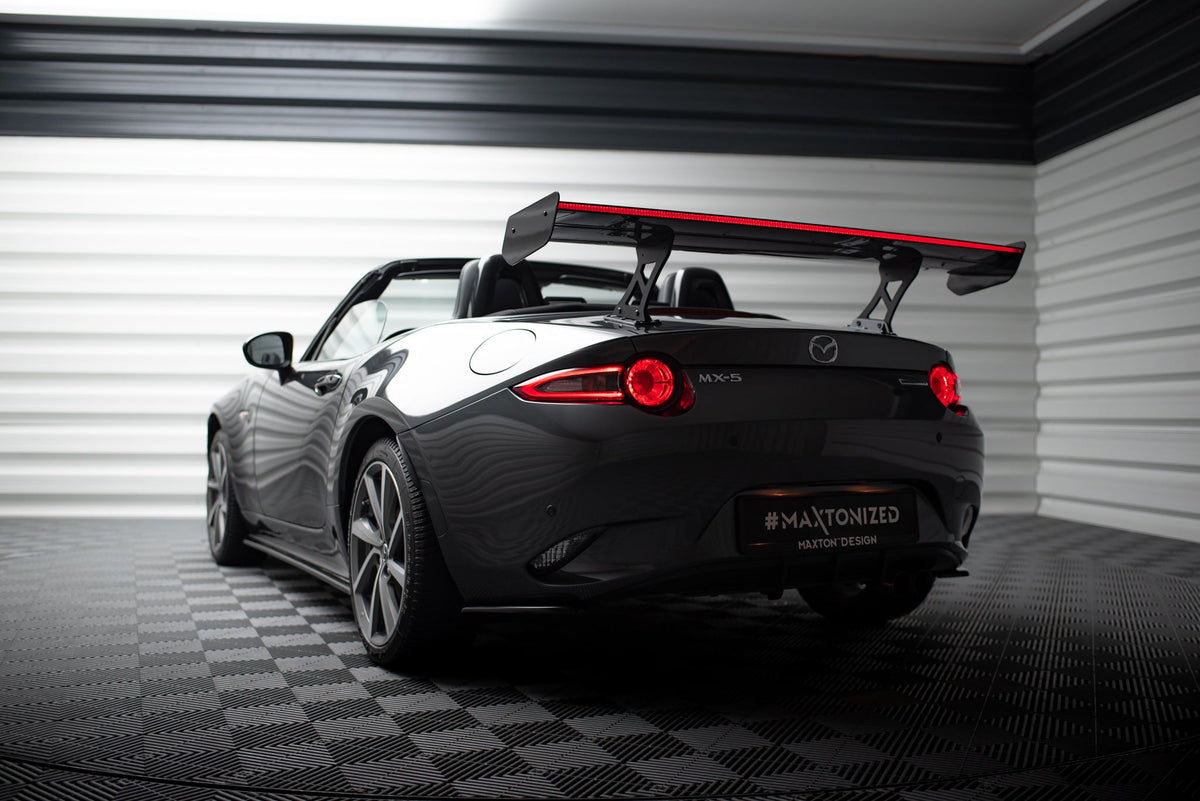 Kolfiberspoiler JDM-Stil + LED för Mazda MX-5 ND (Mk4)