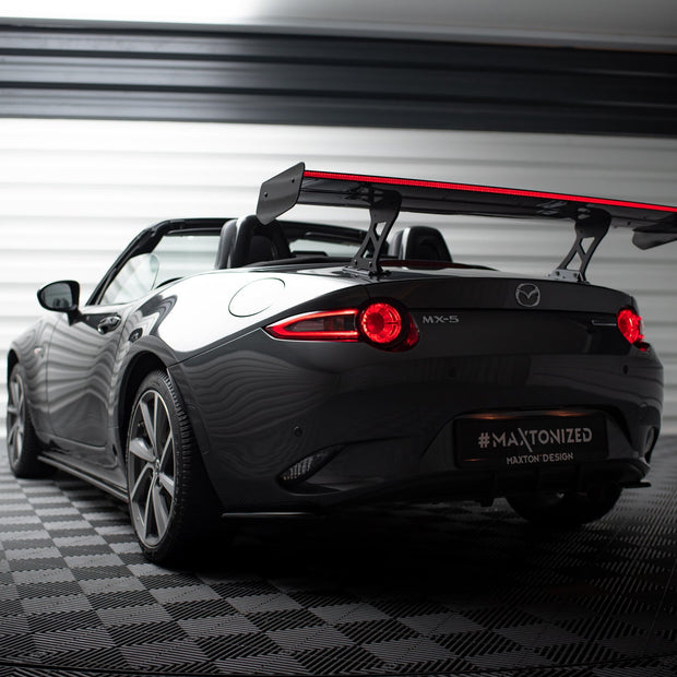 Kolfiberspoiler JDM-Stil + LED för Mazda MX-5 ND (Mk4)