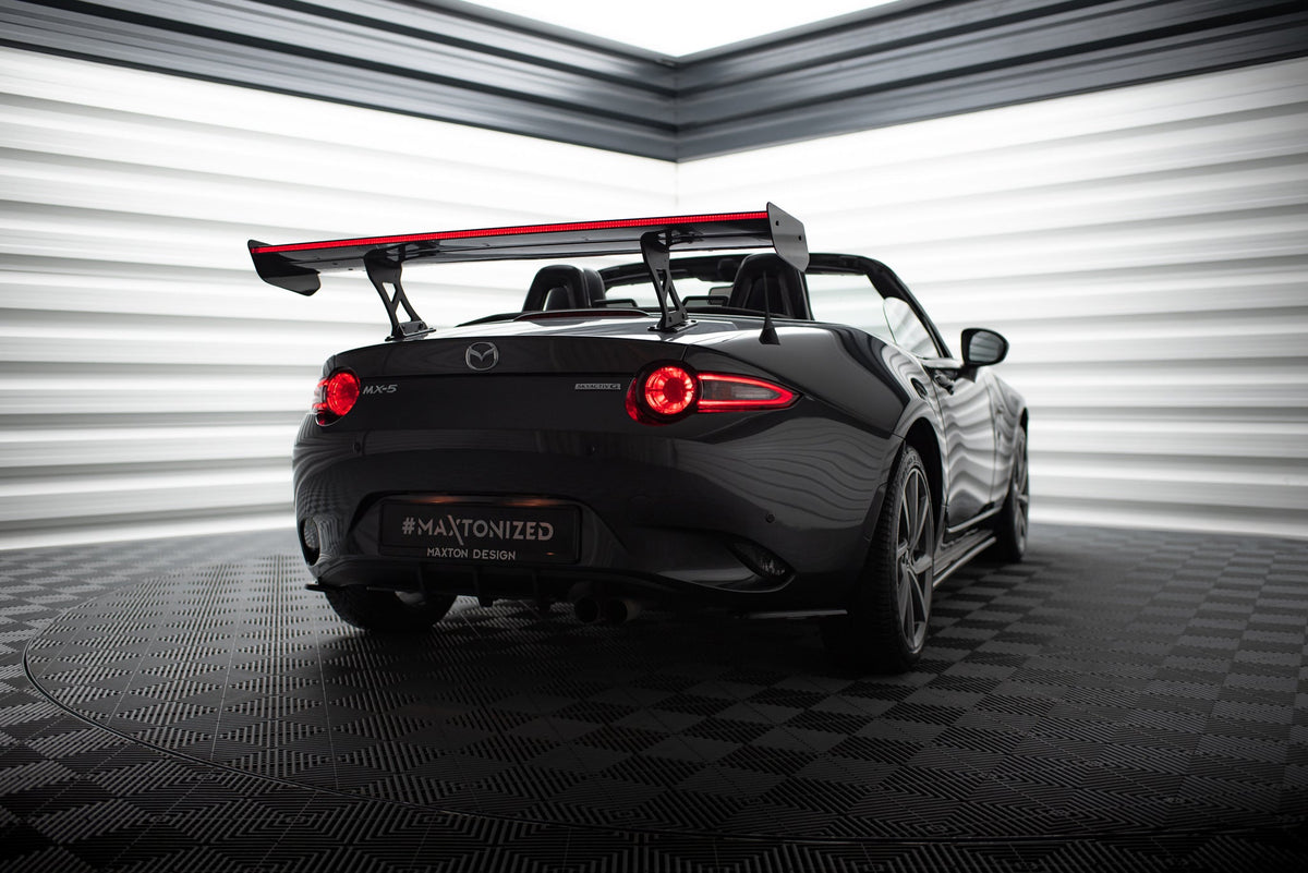 Kolfiberspoiler JDM-Stil + LED för Mazda MX-5 ND (Mk4)