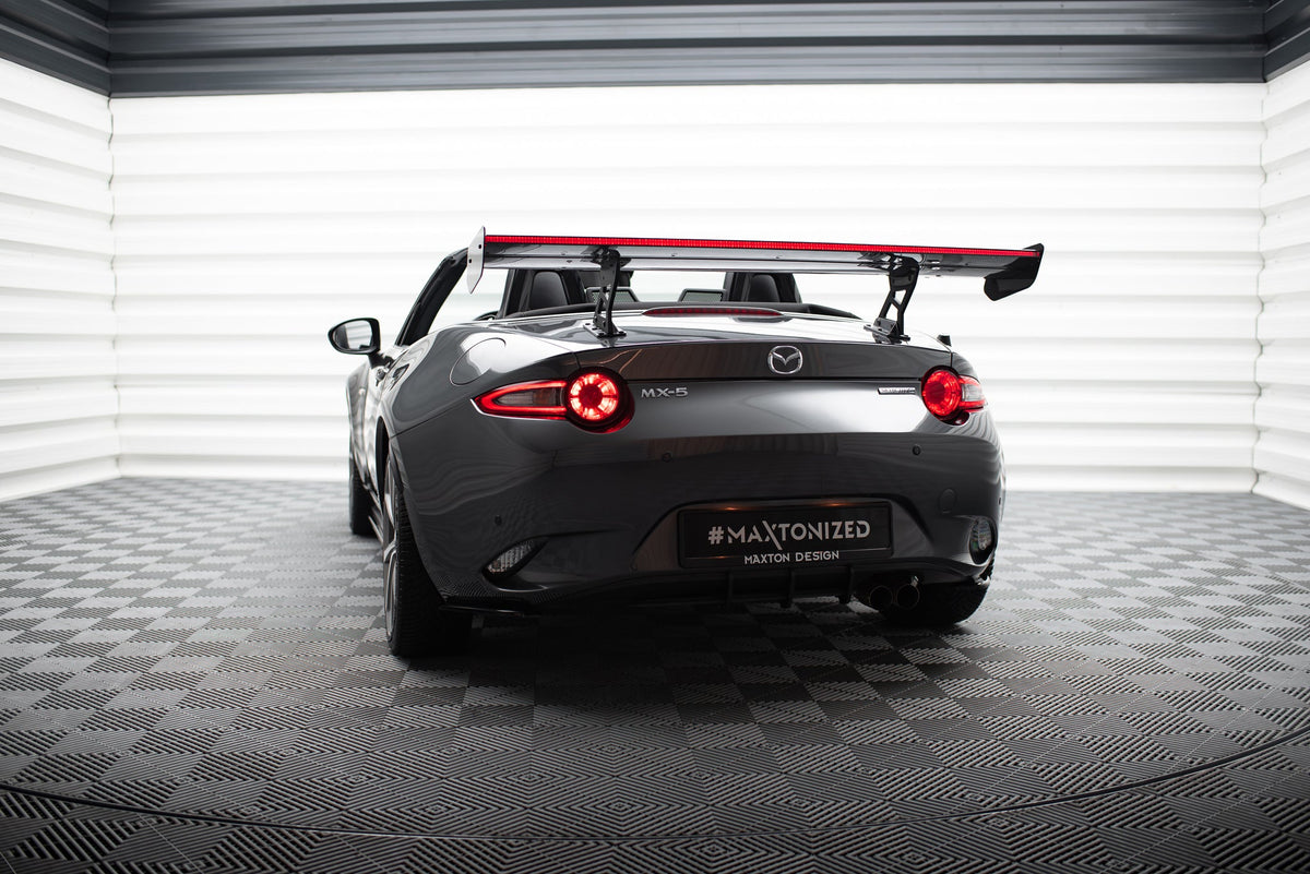 Kolfiberspoiler med inre fästen + LED för Mazda MX-5 ND (Mk4)