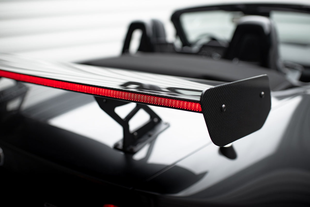 Kolfiberspoiler med inre fästen + LED för Mazda MX-5 ND (Mk4)