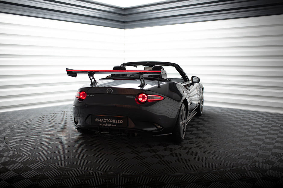 Kolfiberspoiler med inre fästen + LED för Mazda MX-5 ND (Mk4)