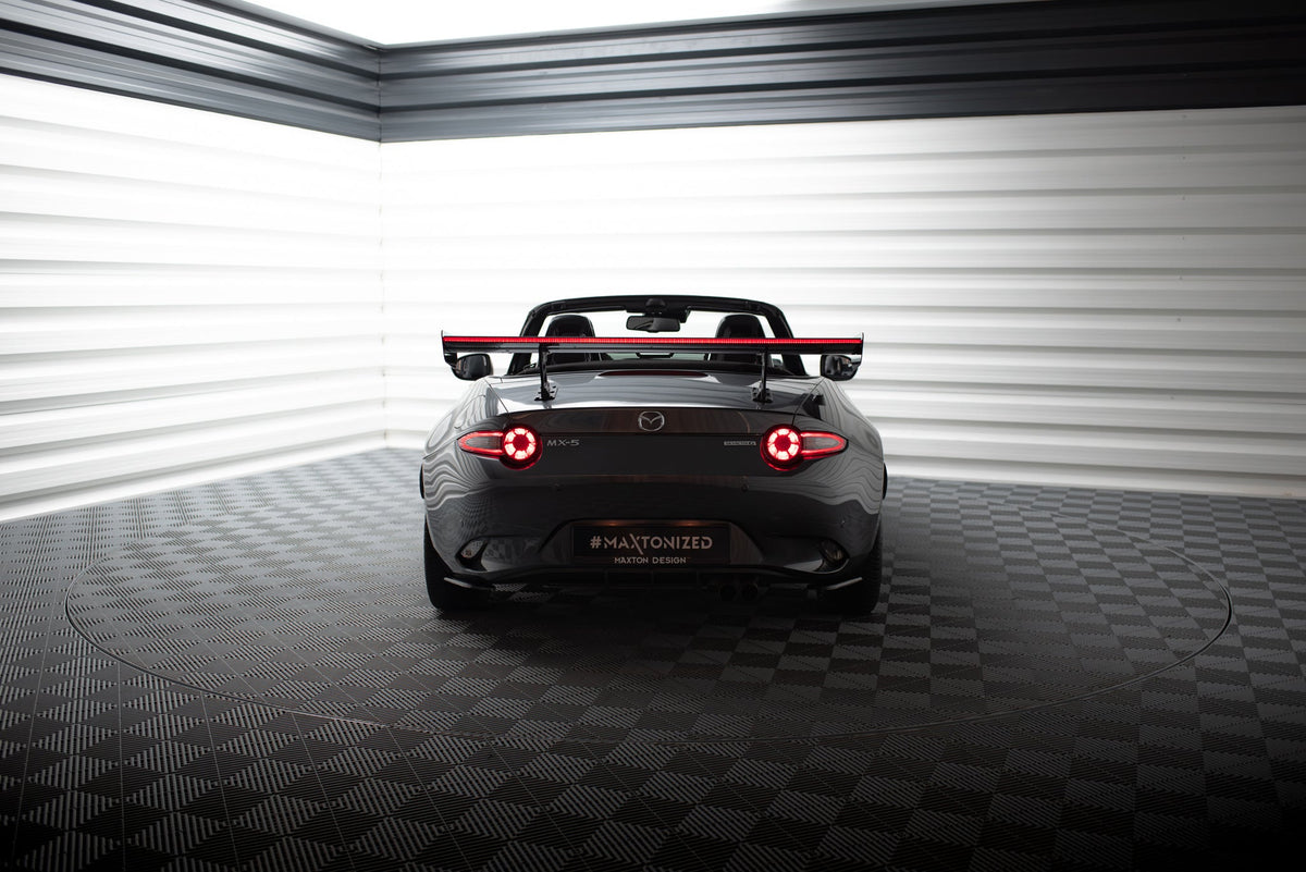 Kolfiberspoiler med inre fästen + LED för Mazda MX-5 ND (Mk4)