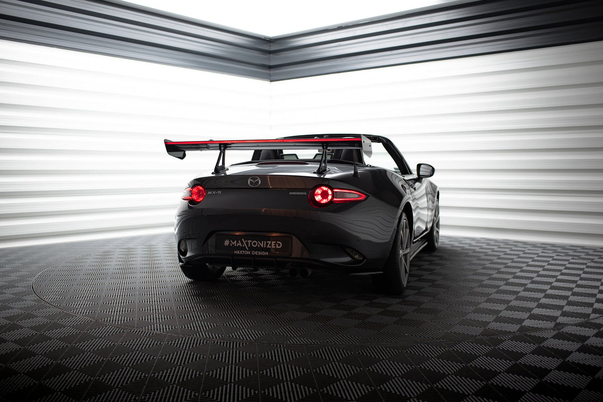 Kolfiberspoiler med övre swan-fäste + LED för Mazda MX-5 ND (Mk4)