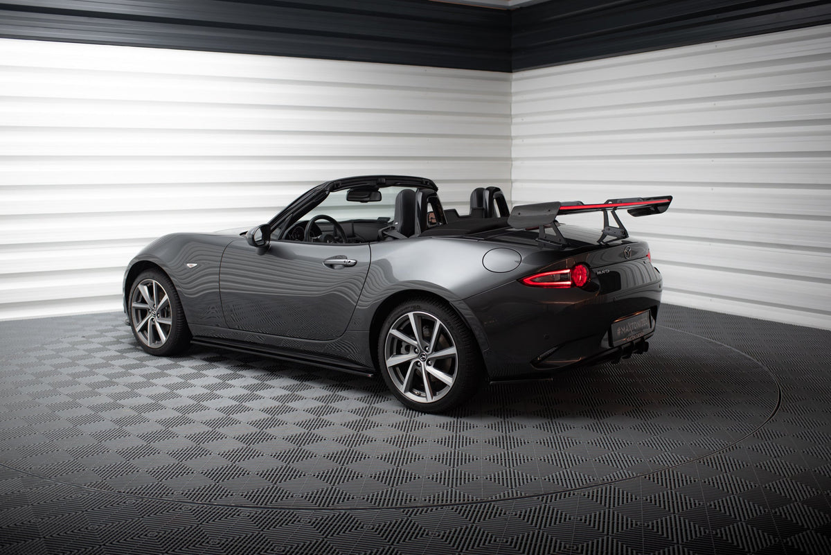 Kolfiberspoiler med övre swan-fäste + LED för Mazda MX-5 ND (Mk4)
