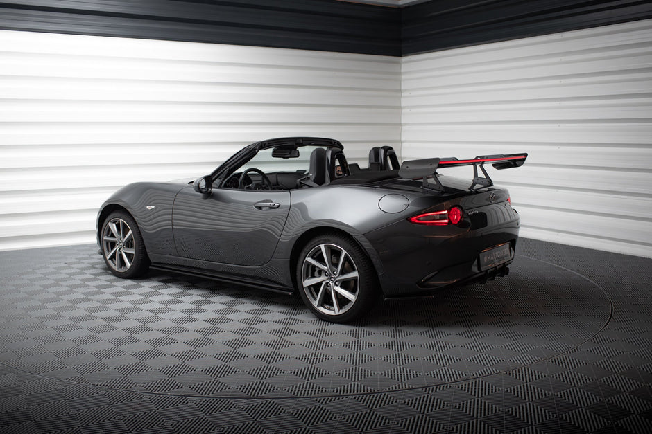 Kolfiberspoiler med övre swan-fäste + LED för Mazda MX-5 ND (Mk4)