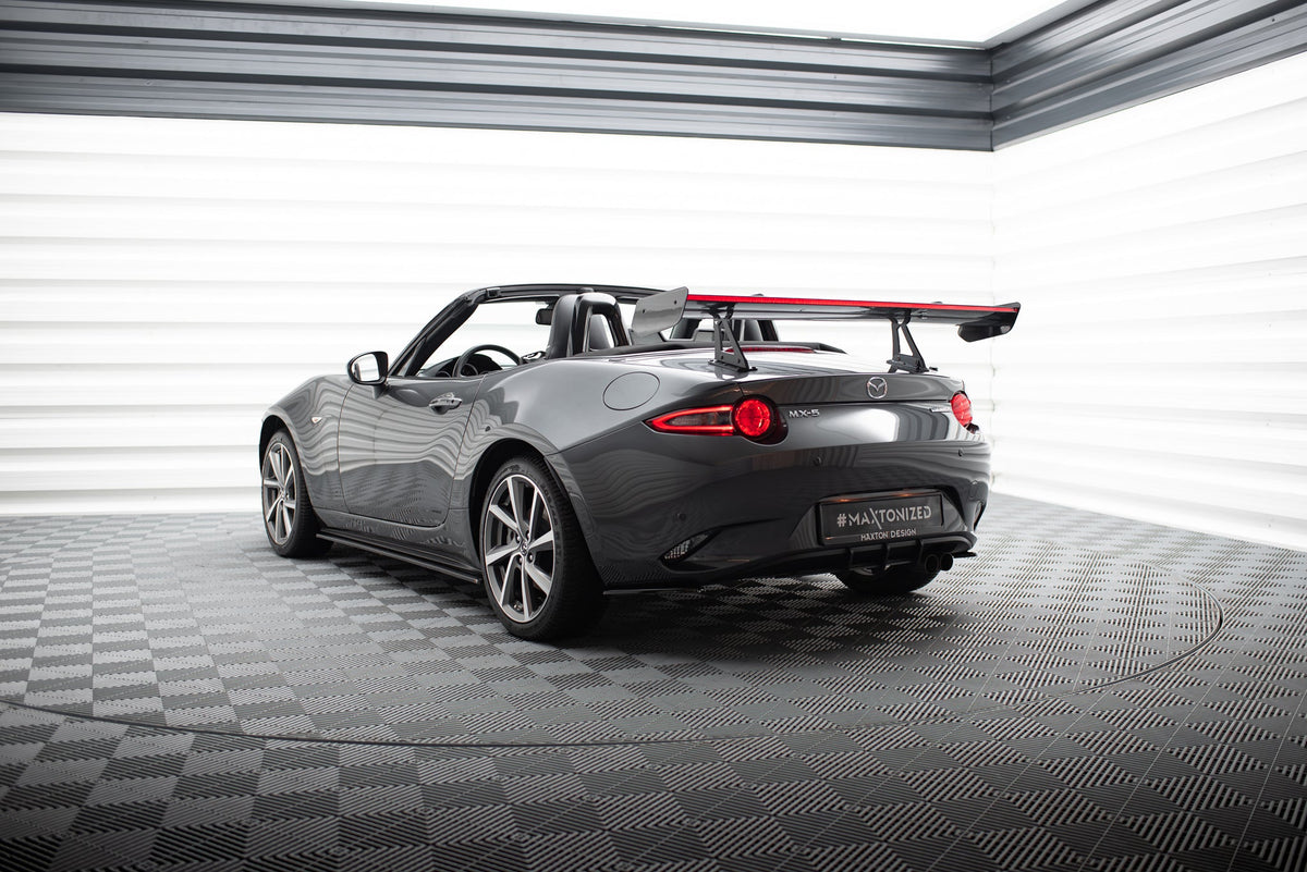 Kolfiberspoiler med övre swan-fäste + LED för Mazda MX-5 ND (Mk4)