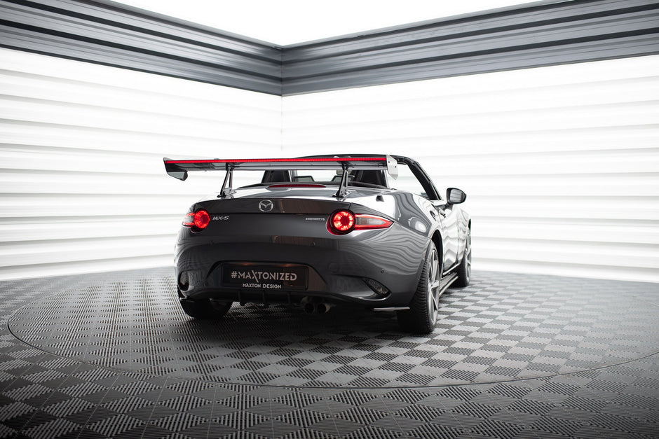 Kolfiberspoiler med övre swan-fäste + LED för Mazda MX-5 ND (Mk4)