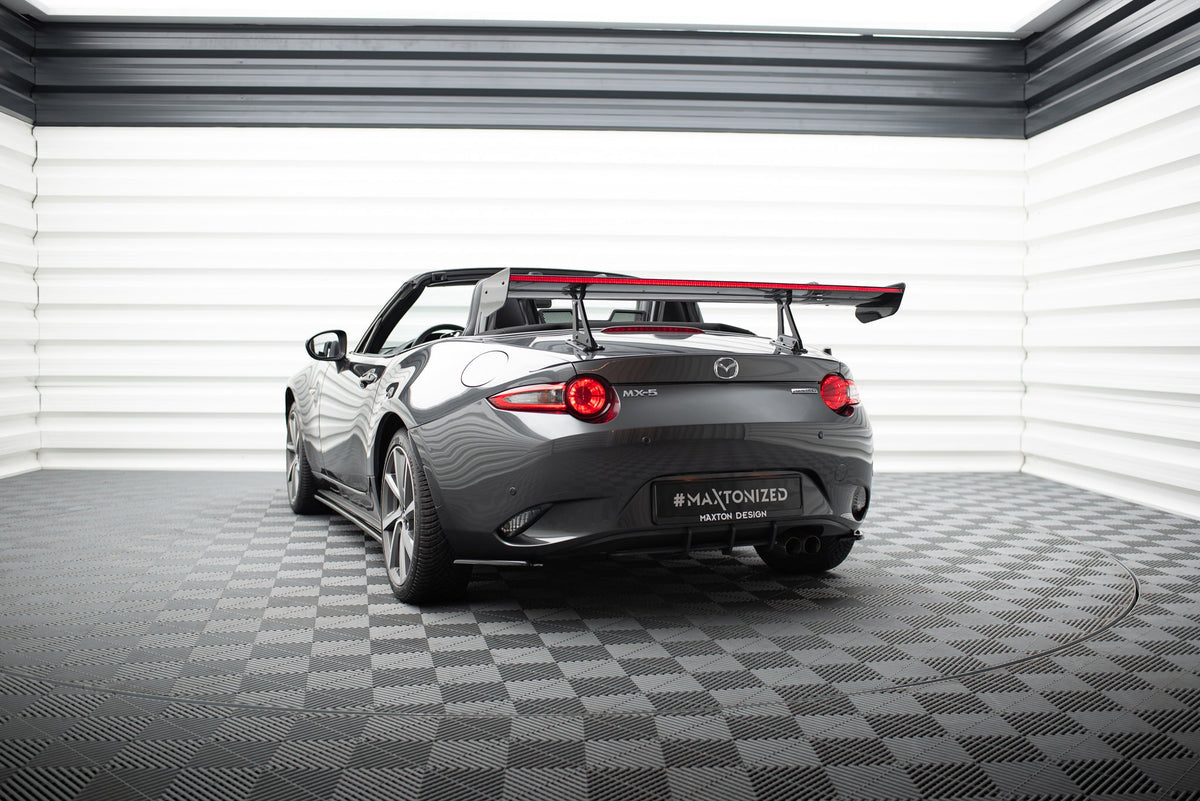 Kolfiberspoiler med övre swan-fäste + LED för Mazda MX-5 ND (Mk4)