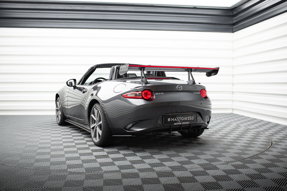 Kolfiberspoiler med övre swan-fäste + LED för Mazda MX-5 ND (Mk4)