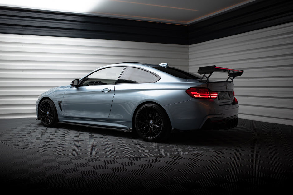 Kolfiberspoiler med yttre fästen + LED för BMW 4 F32 / 4 F32 M-Pack Coupe