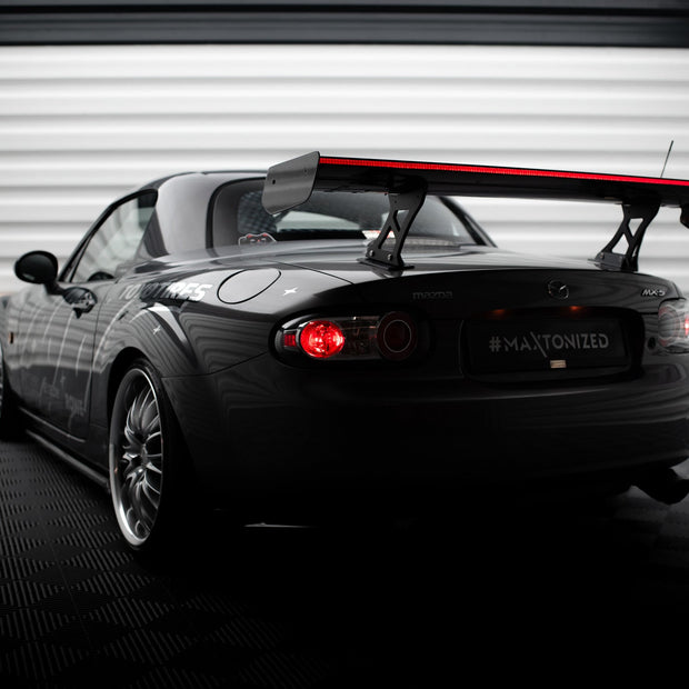 Kolfiberspoiler + LED för Mazda MX5 Hardtop NC(MK3)