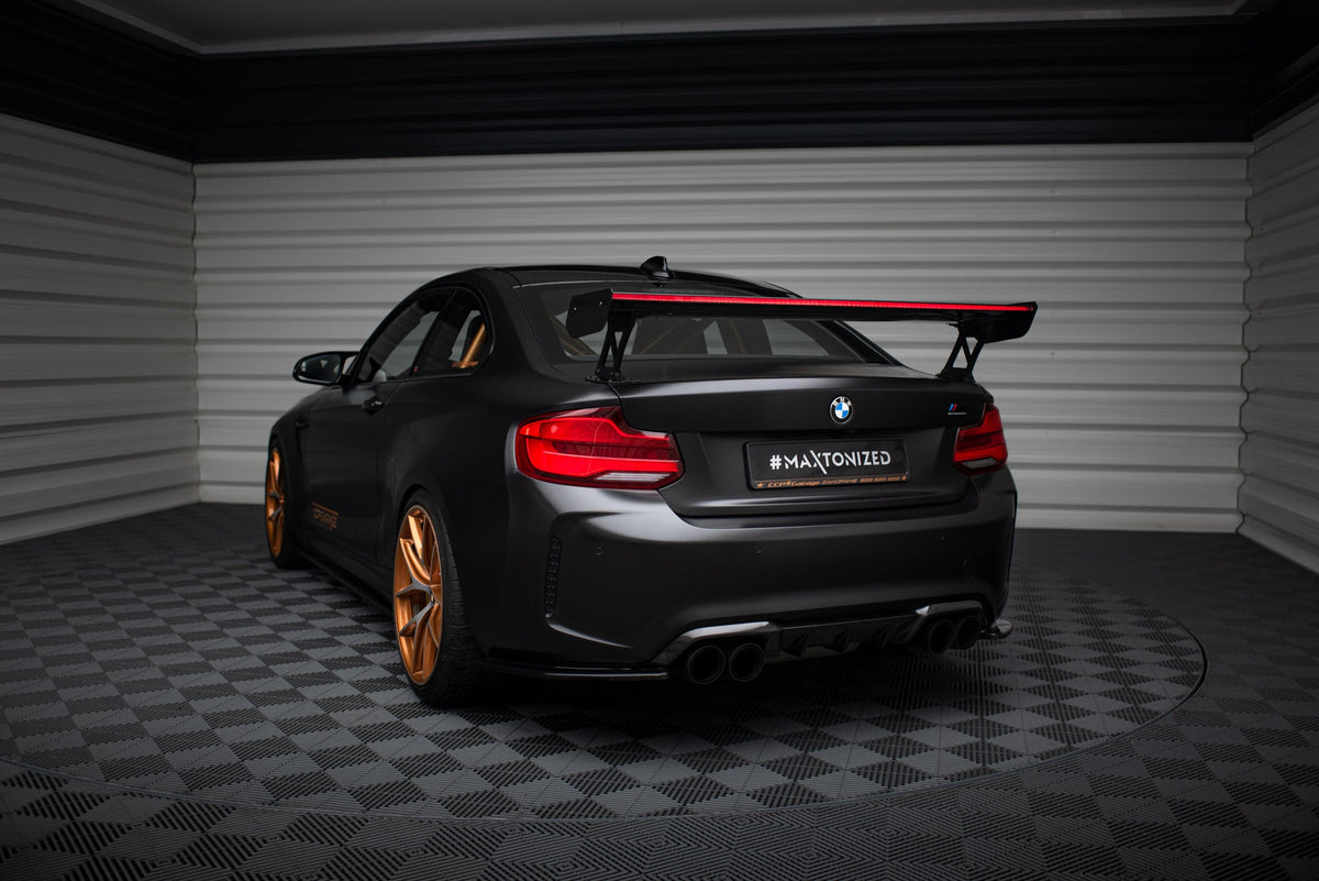 Kolfiberspoiler med yttre fästen + LED för BMW M2 F87 / 2 / 2 M-Pack F22