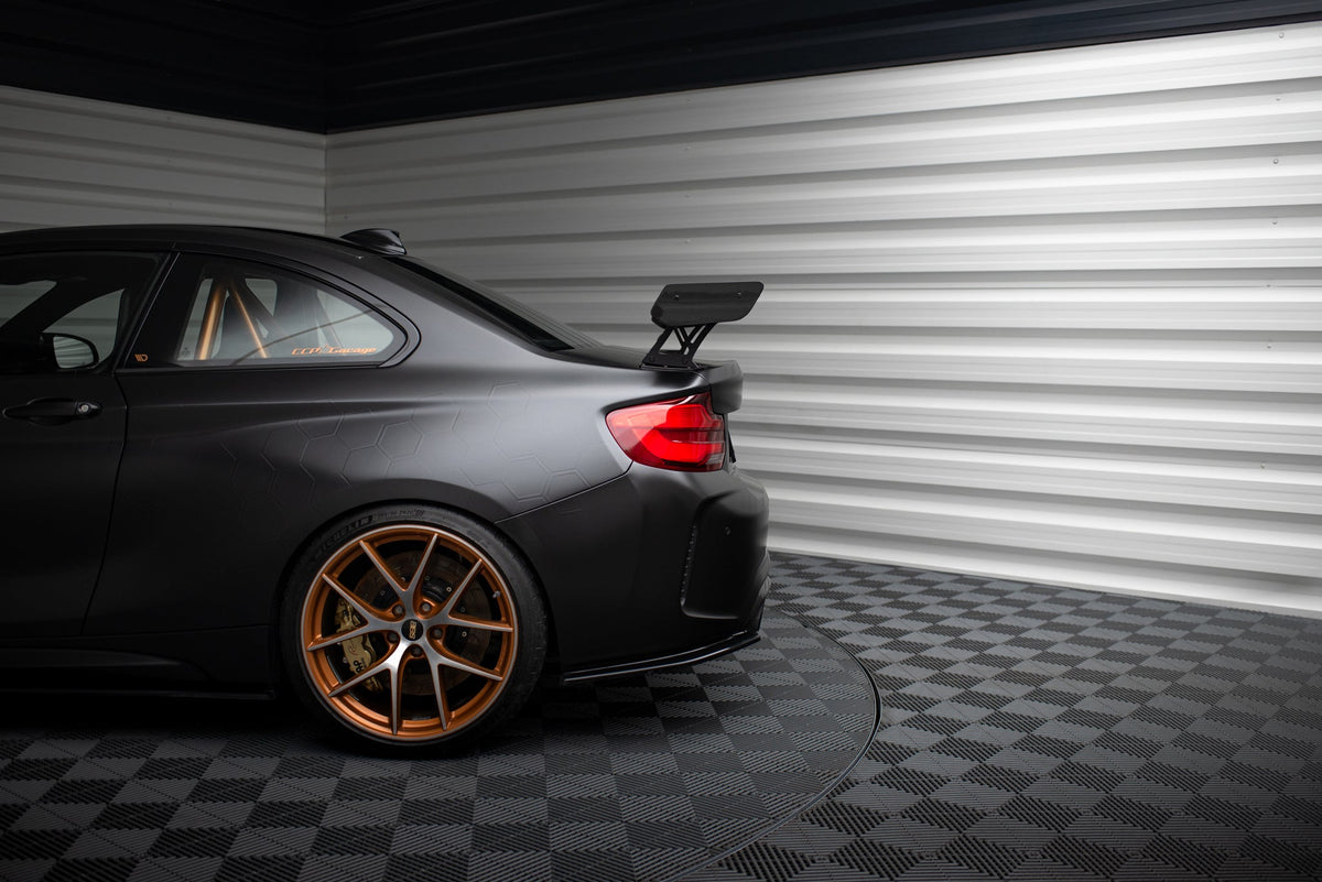 Kolfiberspoiler med yttre fästen + LED för BMW M2 F87 / 2 / 2 M-Pack F22