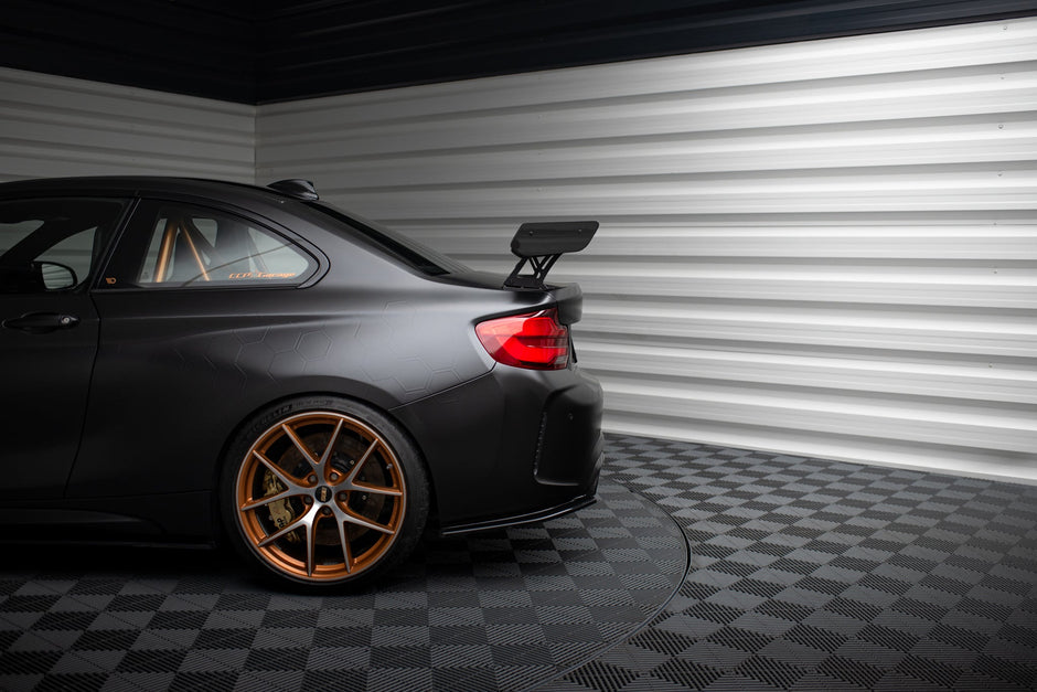 Kolfiberspoiler med yttre fästen + LED för BMW M2 F87 / 2 / 2 M-Pack F22