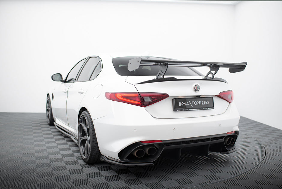 Kolfiberspoiler för Alfa Romeo Giulia Quadrifoglio