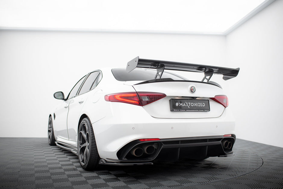 Kolfiberspoiler för Alfa Romeo Giulia Quadrifoglio
