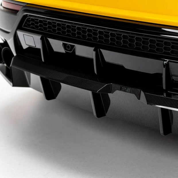 Prepreg Carbon Fiber Bakre Splitter (with vertical bars) för Lamborghini Urus Mk 1