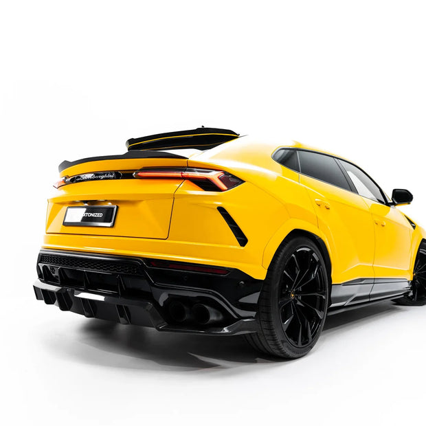 Prepreg Carbon Fiber Bakre Splitter (with vertical bars) för Lamborghini Urus Mk 1