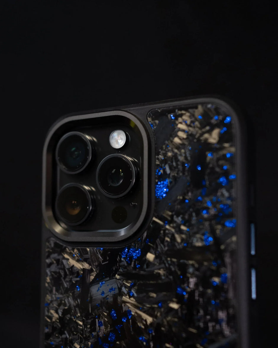 Kolfiberskal till iPhone med MagSafe Reflekterande & Forged Carbon – bild 5