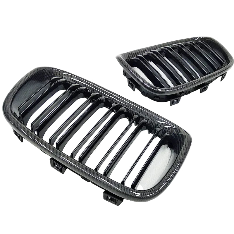 Kolfiber Njurgrill / Frontgrill (M-Style / Dubbelribb) – BMW 1-Serie (F20 / F21 Pre-LCI 2012–2014)