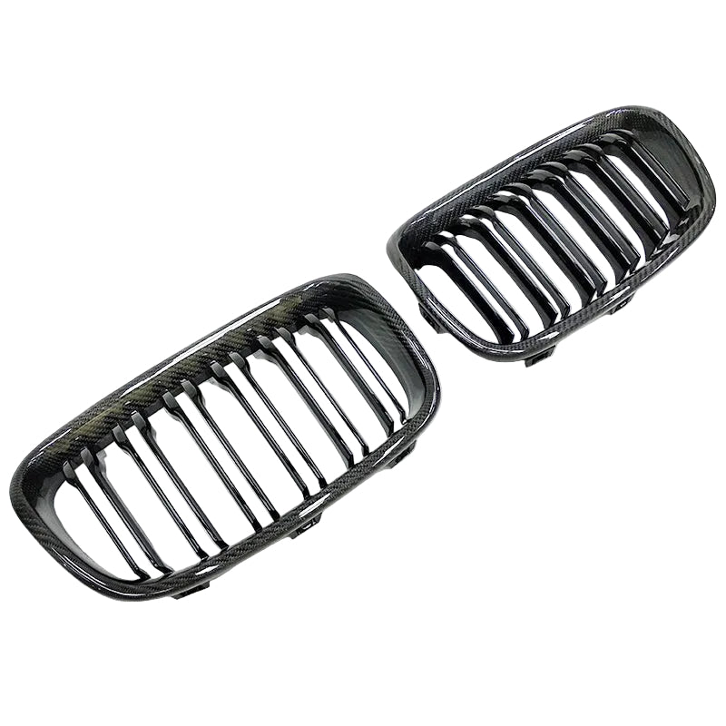 Kolfiber Njurgrill / Frontgrill (M-Style / Dubbelribb) – BMW 1-Serie (F20 / F21 Pre-LCI 2012–2014)