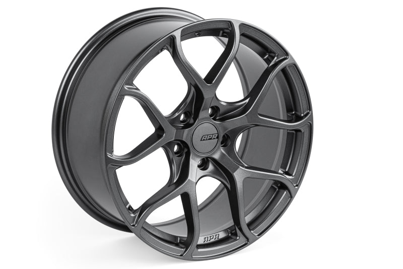 APR A01 Flow Formed 18x8.5 ET45 5x112 Fälg i Gunmetalgrå