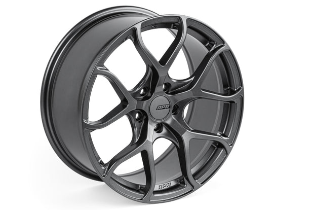 APR A01 Flow Formed 18x8.5 ET45 5x112 – Fälg i Gunmetalgrå