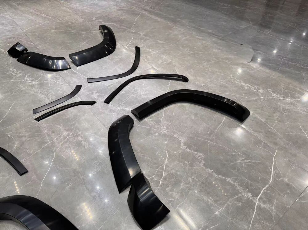 Widebody Fender Flares Set + Splitter (GRAND CHEROKEE 2014-2021 TRACKHAWK) (11)