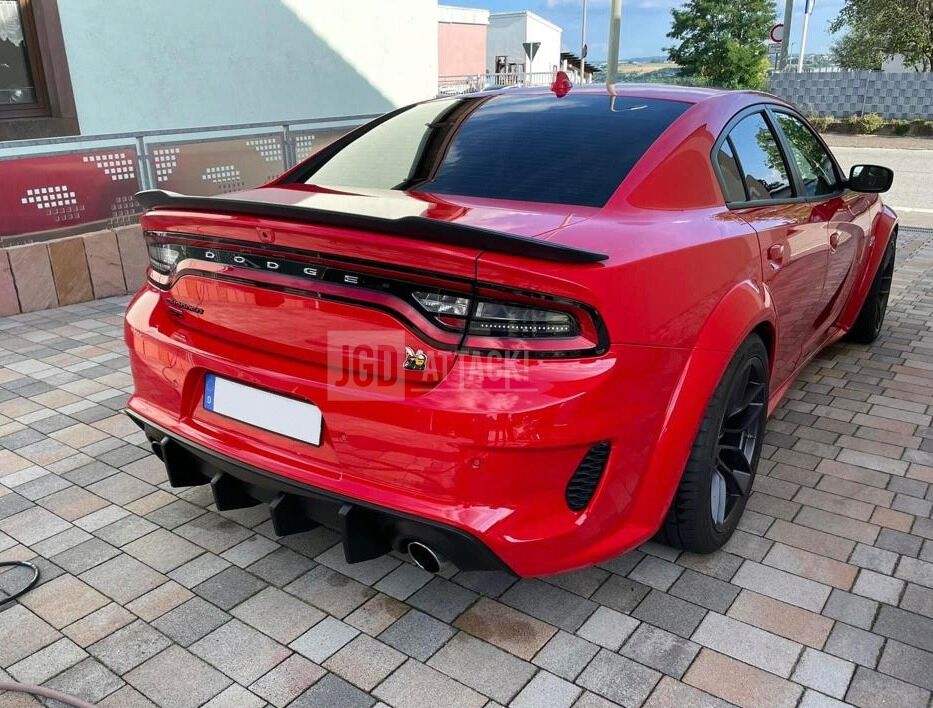 Rear Diffuser with Fins (3)