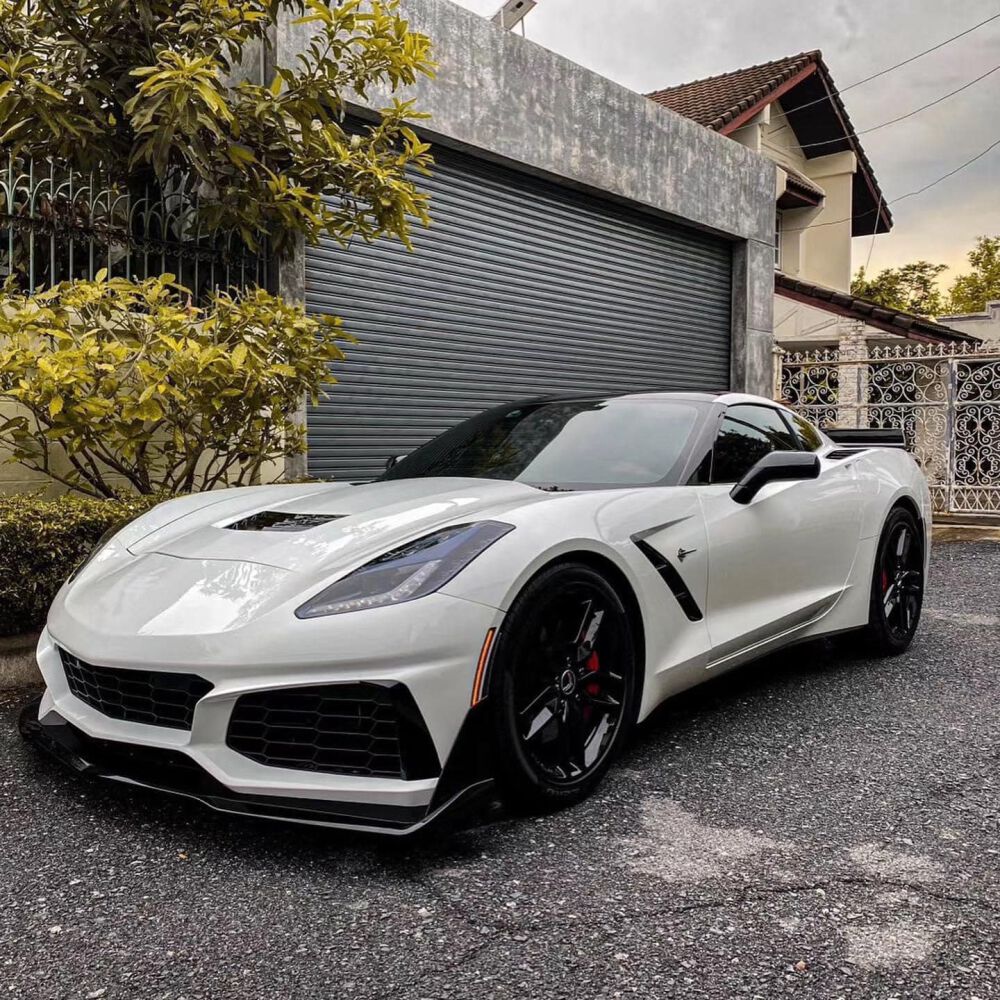 Replaceable Chin Spoiler for the ZR1 Style Front Bumper (CORVETTE 14-19 C7) (3)