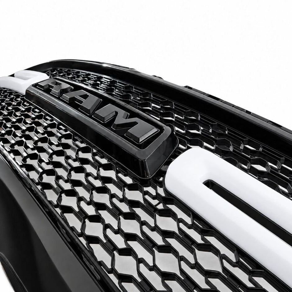 LED Upper Grille With Sequential Turn Signal (8)