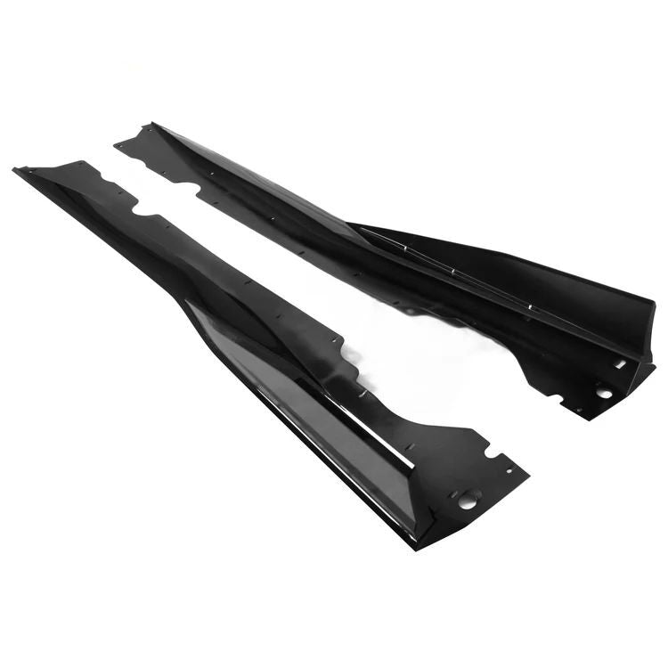 Side Skirts – V1 Style – Gloss Black (CORVETTE C8 20-26) (2)