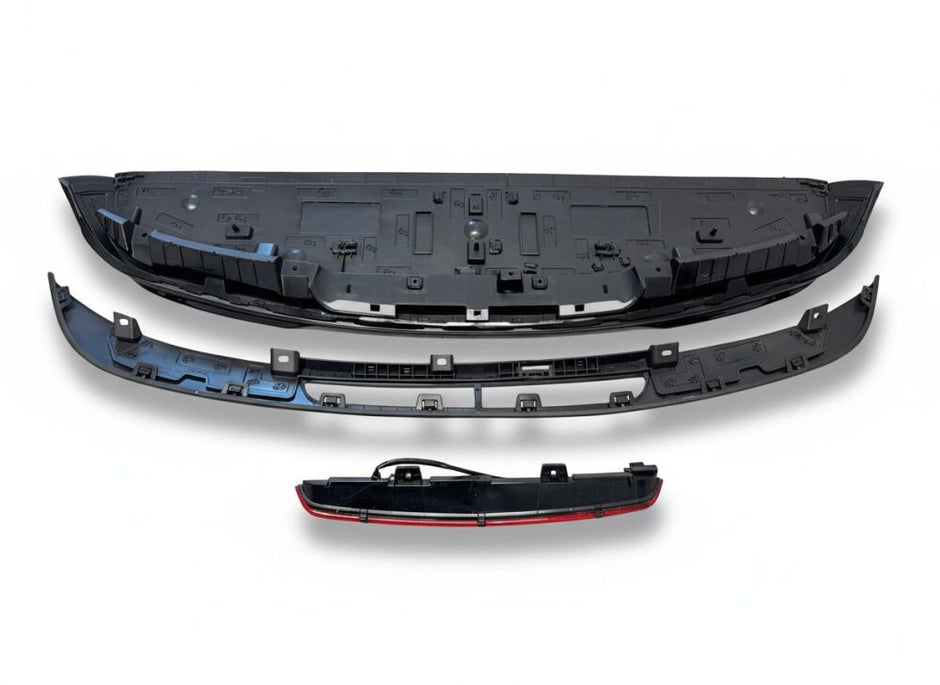 Rear Spoiler with Brake Light (4)