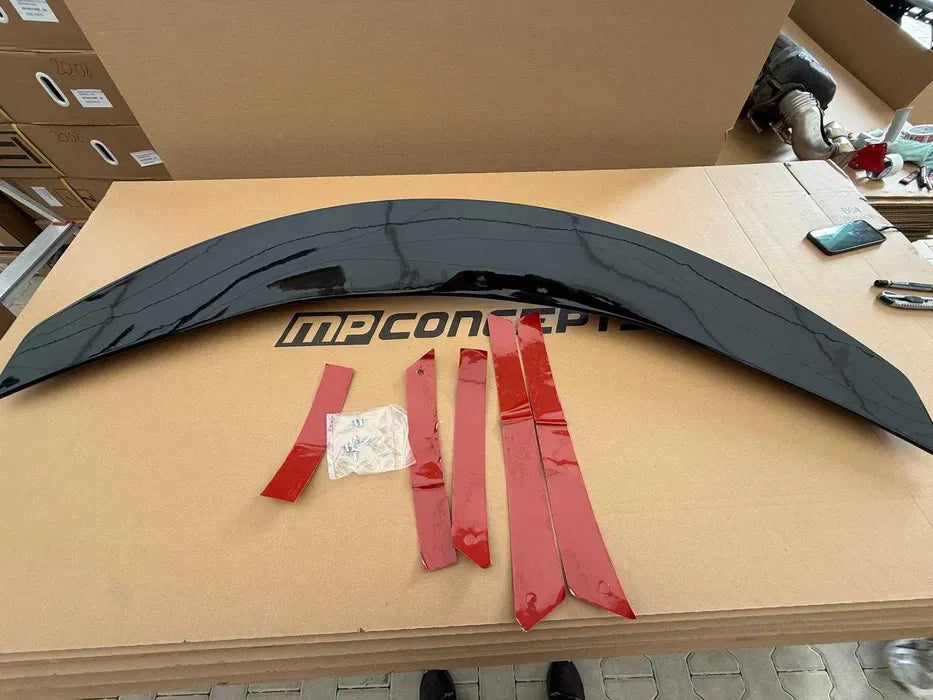 OUTLET Rear Spoiler (3)