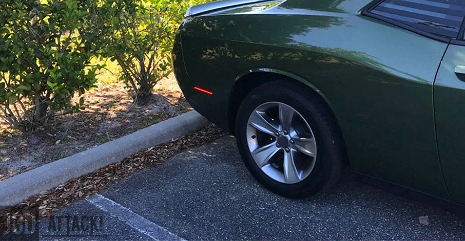 Dual LED Rear Bumper Side Markers (CHALLENGER 15-23) (5)