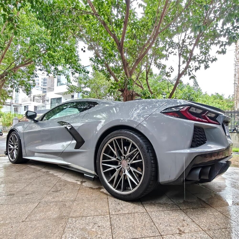 Side Skirts – V2 Style – Gloss Black (CORVETTE C8 20-26 Stingray) (6)