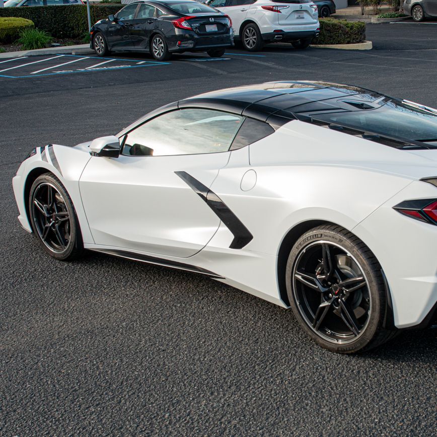 Side Skirts – V3 Style – Gloss Black (CORVETTE C8 20-26) (7)