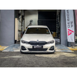 AE Design Frontsplitter i blanksvart ABS för BMW 3 G20/G21 M340i 2019–2021 – bild 5