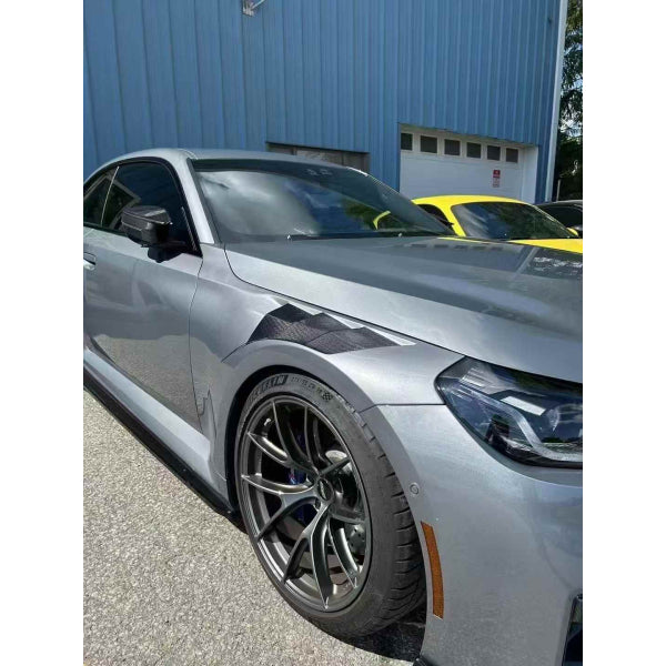 Främre skärmar i pre-preg carbon för BMW M2 G87 2023–2025 – variant 2