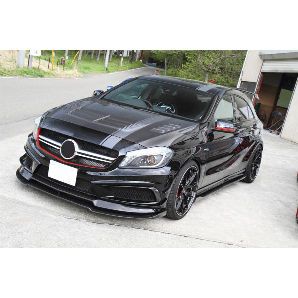 Frontläpp i blank carbon för Mercedes-Benz A-klass W176 AMG Sport