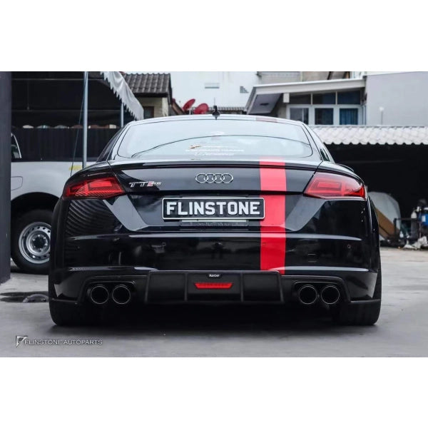 Bakre diffusor i pre-preg carbon för Audi TT / TTS 8S 2016–2019