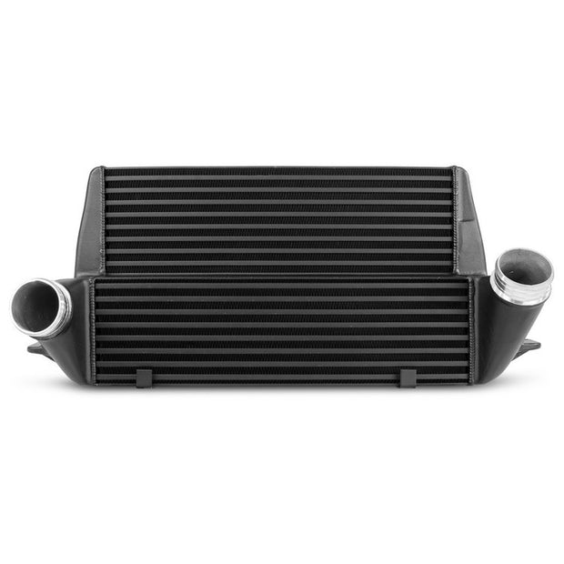 Wagner Tuning Competition-paket EVO3 intercooler + downpipe – BMW 135i E82/E88 & 335i E90–E93 N55 (utan katalysator)