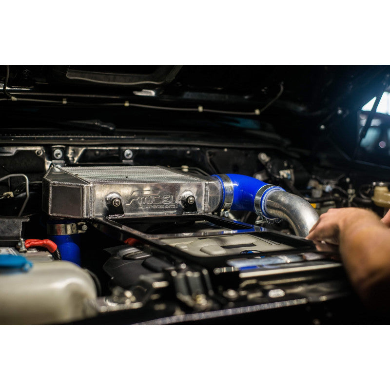 FMIC.EU Intercooler-kit – Nissan Patrol 3.0D M57 Top Mount (Blå)