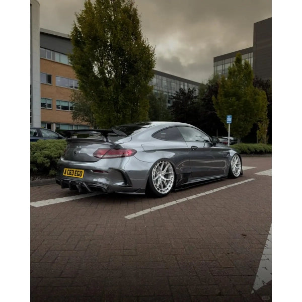 Bakre diffusor i carbon för Mercedes-AMG C63/C43 Coupé C205 – bild 8