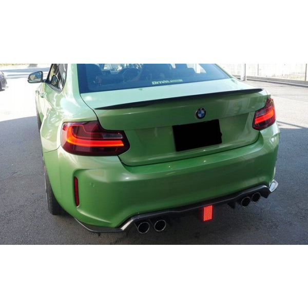 Bakre diffusor med LED i carbon för BMW M2 F87