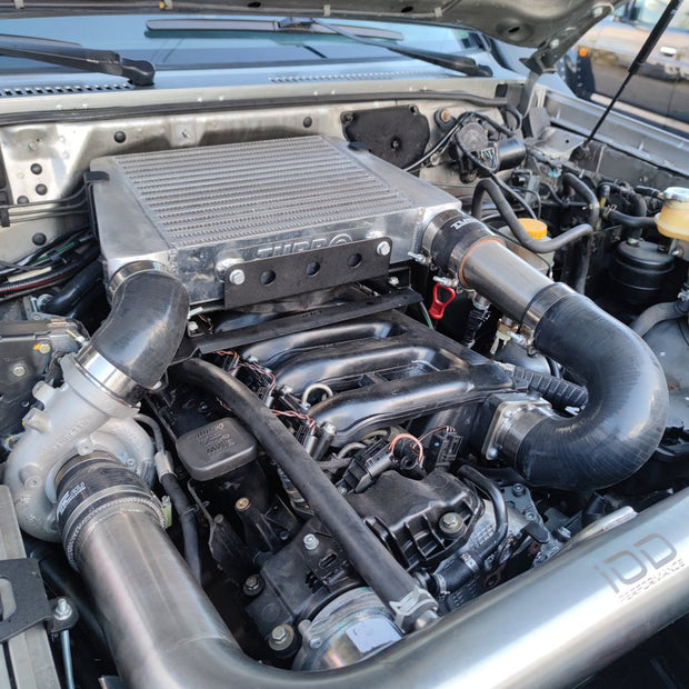 IOD Performance Fäste för toppmonterad intercooler – Nissan Patrol Y61 med BMW M57